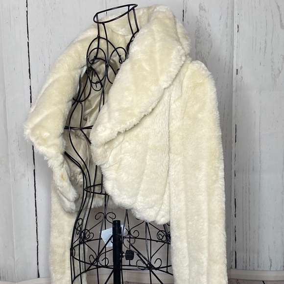 Fuzzy Warm Jacket - Picture 12 of 14